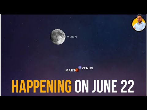 Celestial Delight: Moon, Venus, and Mars in Spectacular Alignment! 🌙✨